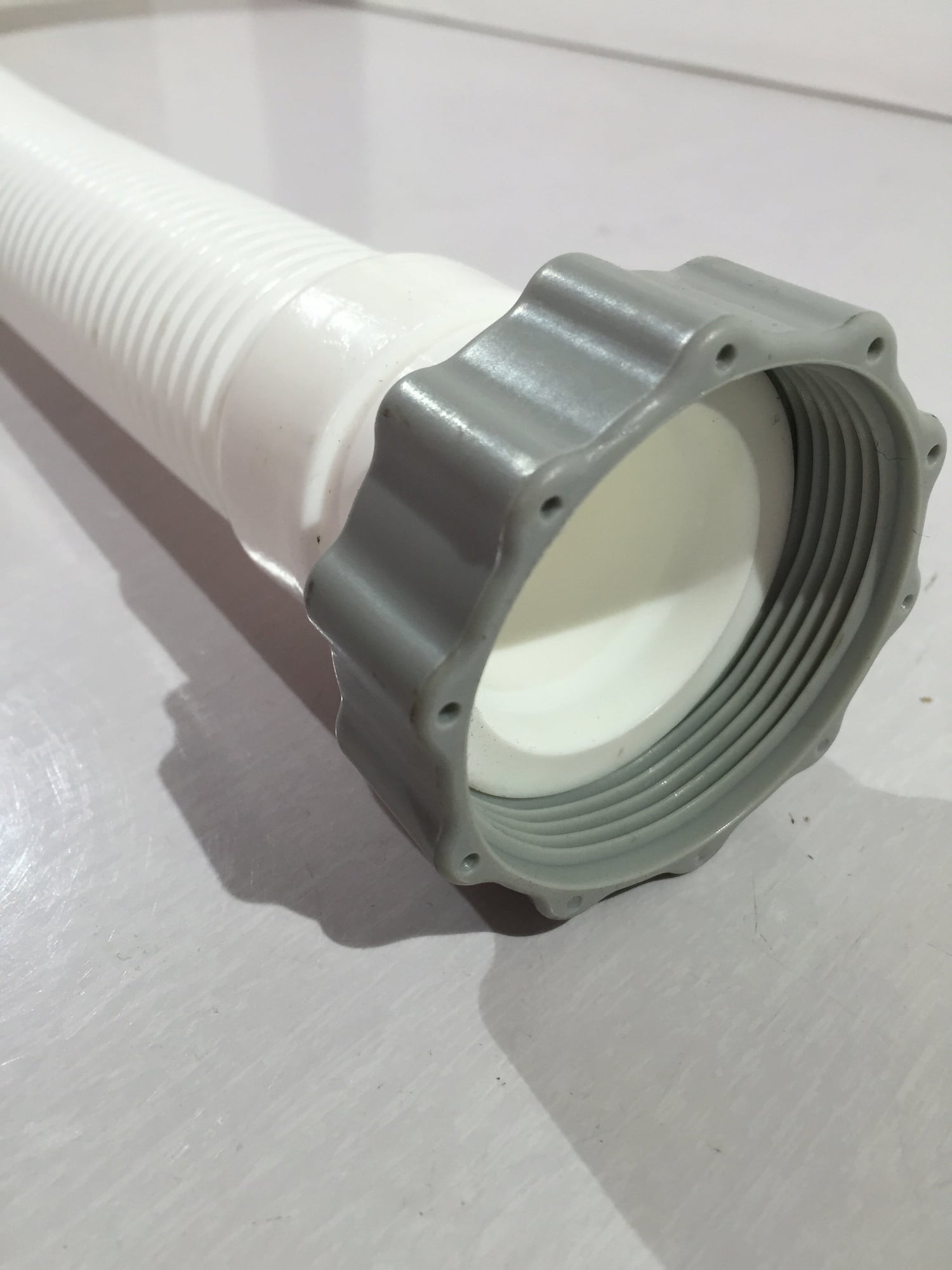 Sand Filter Pump Krystal Clear 8.3mÂ³, (12) Connection Hose with Screw Nut