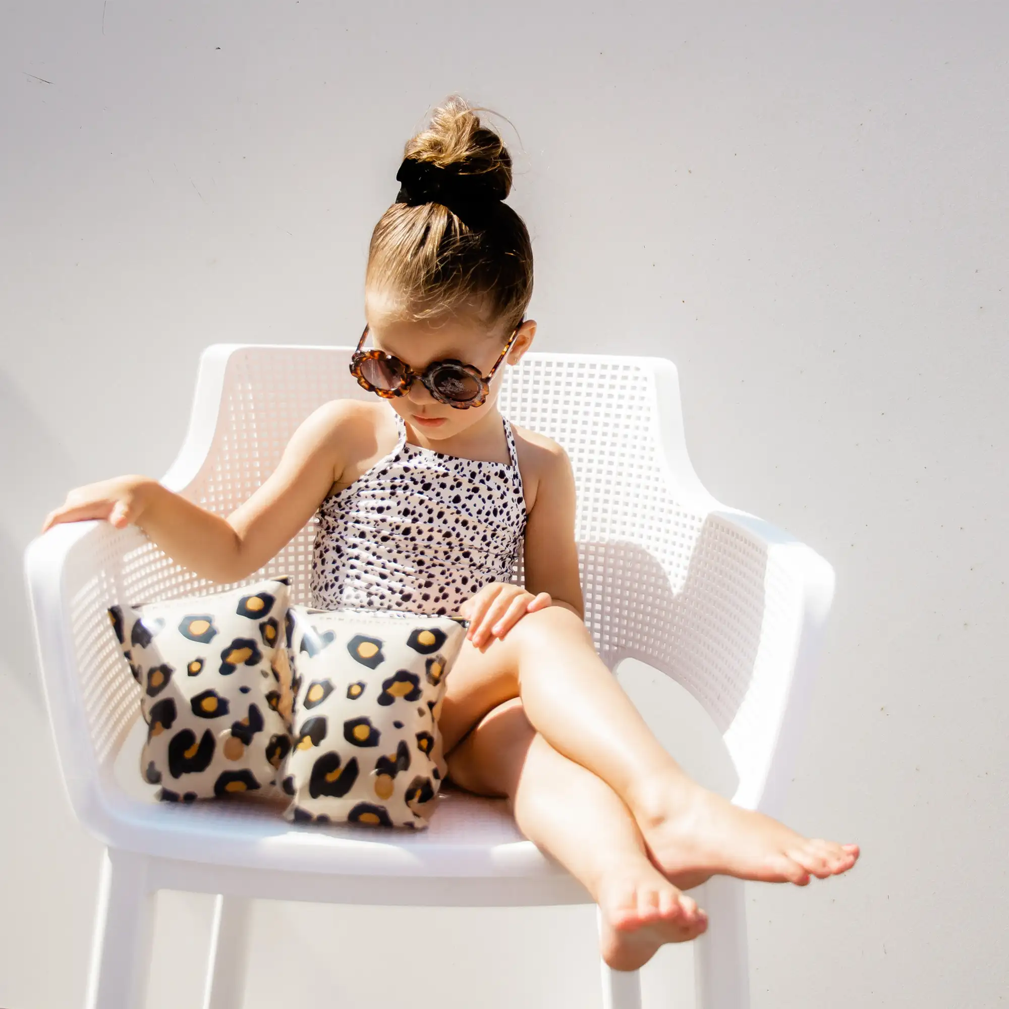 834-leopard-beige-armbands-0-2-years-1.webp