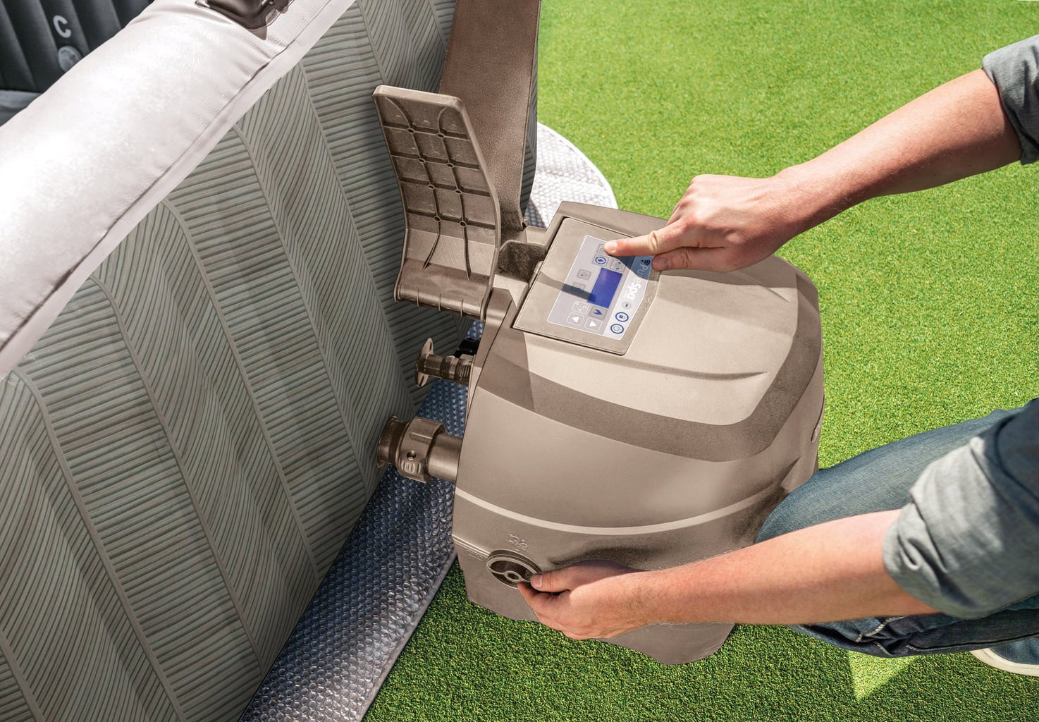 981-purespa-chevron-deluxe-square-211-x-71-cm-1-item-with-salt-water-system-and-limescale-protection-1.jpg